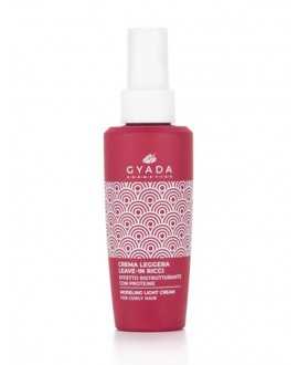 Modelling Leave-In Curl Cream